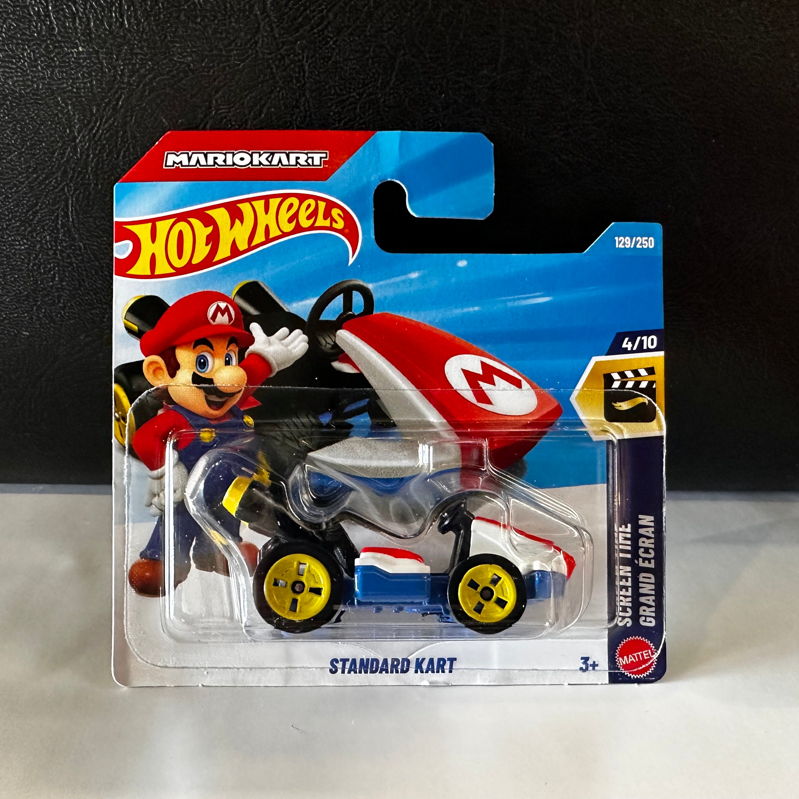 Hot Wheels Standard Kart – Red / white / blue